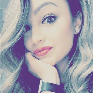 Meet your Posher, Dalia